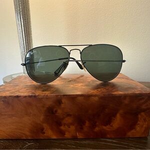 MENS RAY-BAN SUNGLASSES BLACK AVIATORS EXCELLENT CONDITION WITH CASE